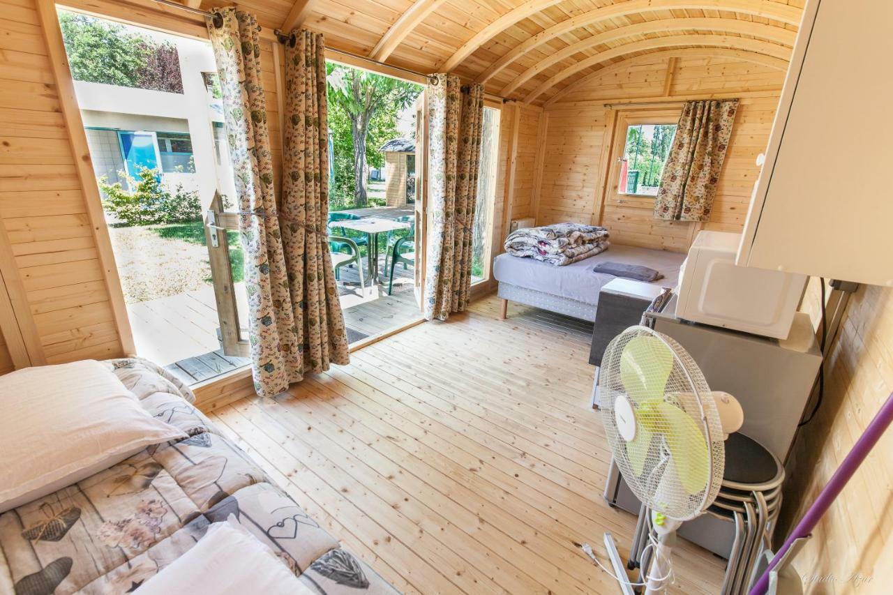 Camping de Tournus - Drole de cabane Extérieur photo