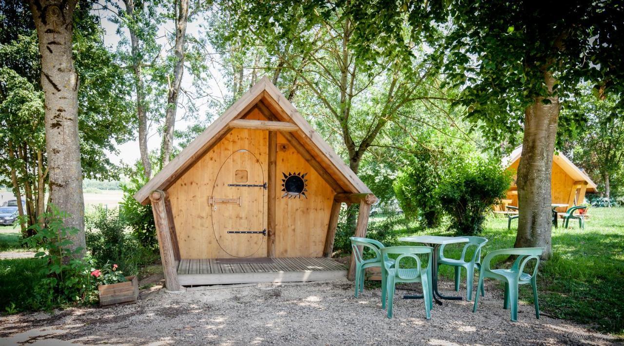 Camping de Tournus - Drole de cabane Extérieur photo